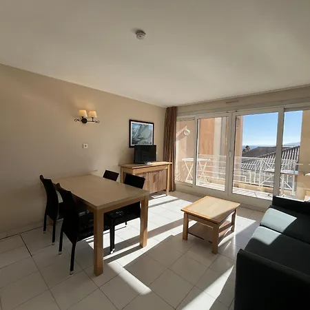 Cap Hermes 312, T2,3, 40m2 Clim, Parking, Piscine * Fréjus