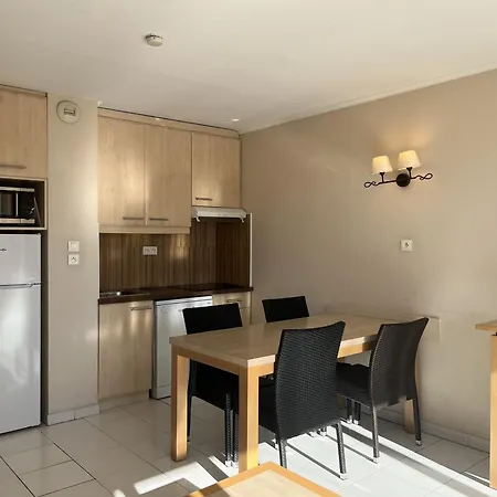 Cap Hermes 312, T2,3, 40m2 Clim, Parking, Piscine *