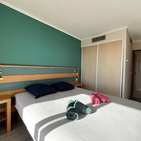 Cap Hermes 312, T2,3, 40m2 Clim, Parking, Piscine * Фрежюс